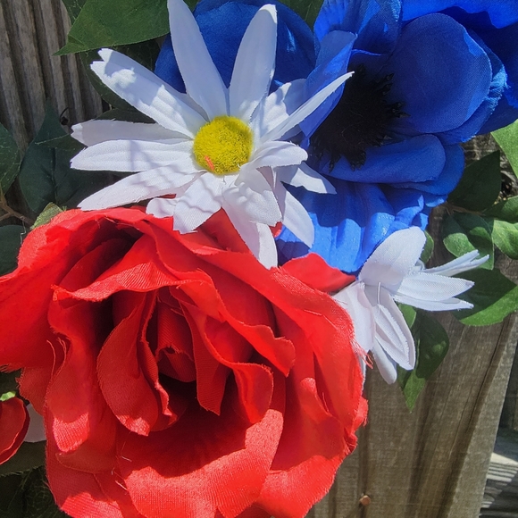 Patriotic Floral Summer Grapevine Wreath - Picture 5 of 11